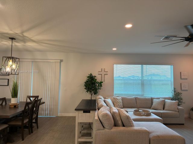 7599 NW Deysbrook Lane, Port St. Lucie, FL 34987