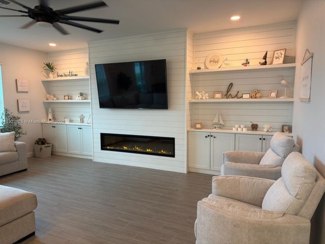 7599 NW Deysbrook Lane, Port St. Lucie, FL 34987