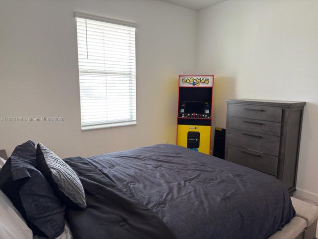 7599 NW Deysbrook Lane, Port St. Lucie, FL 34987