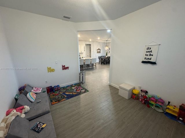 7599 NW Deysbrook Lane, Port St. Lucie, FL 34987