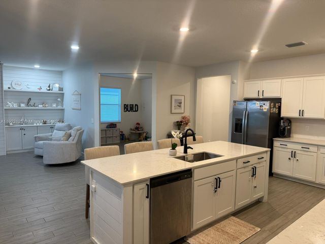 7599 NW Deysbrook Lane, Port St. Lucie, FL 34987