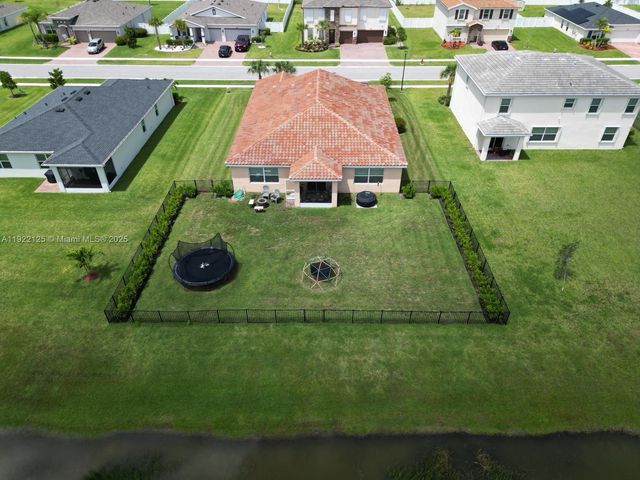 7599 NW Deysbrook Lane, Port St. Lucie, FL 34987