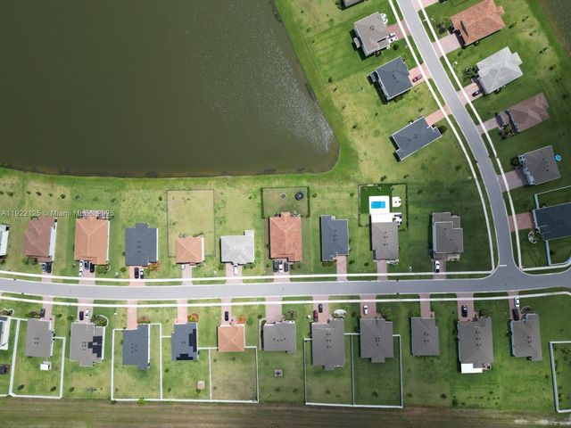 7599 NW Deysbrook Lane, Port St. Lucie, FL 34987