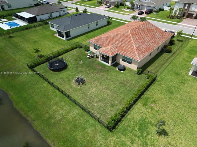 7599 NW Deysbrook Lane, Port St. Lucie, FL 34987