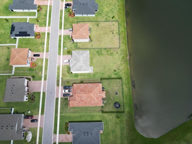 7599 NW Deysbrook Lane, Port St. Lucie, FL 34987