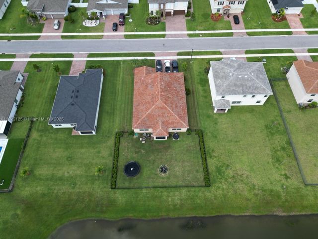 7599 NW Deysbrook Lane, Port St. Lucie, FL 34987