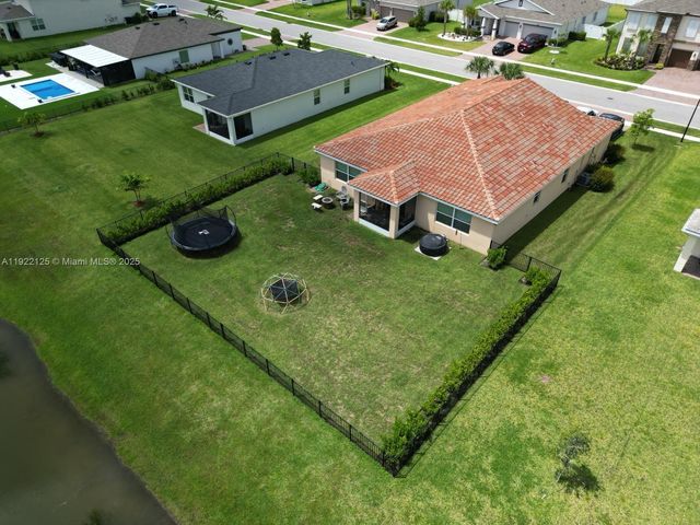 7599 NW Deysbrook Lane, Port St. Lucie, FL 34987