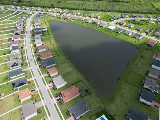 7599 NW Deysbrook Lane, Port St. Lucie, FL 34987