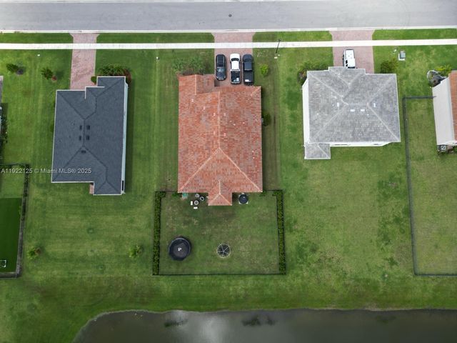 7599 NW Deysbrook Lane, Port St. Lucie, FL 34987