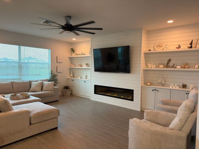 7599 NW Deysbrook Lane, Port St. Lucie, FL 34987