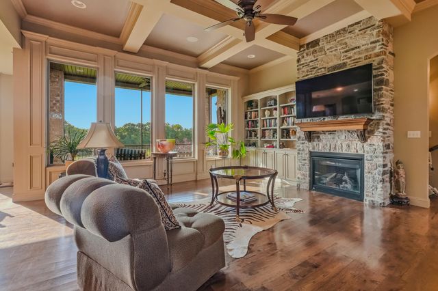 5958 SCREAMING EAGLE LN, Columbia, MO 65201