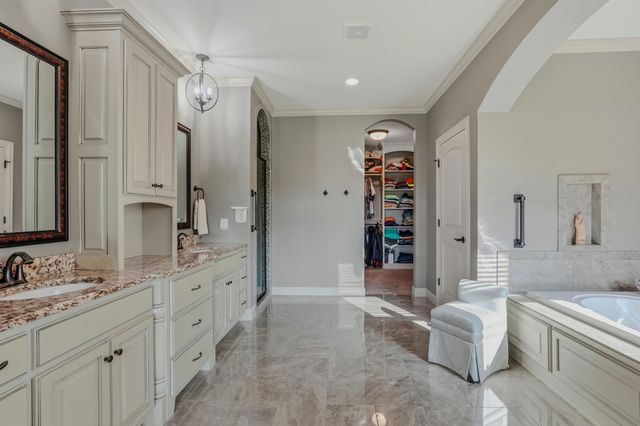 5958 SCREAMING EAGLE LN, Columbia, MO 65201