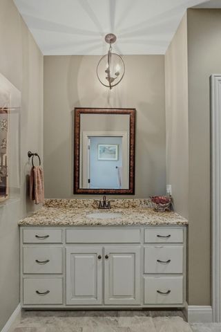 5958 SCREAMING EAGLE LN, Columbia, MO 65201