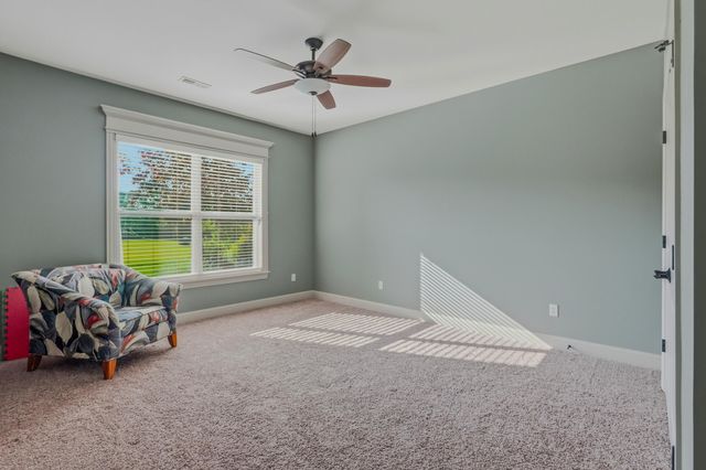 5958 SCREAMING EAGLE LN, Columbia, MO 65201