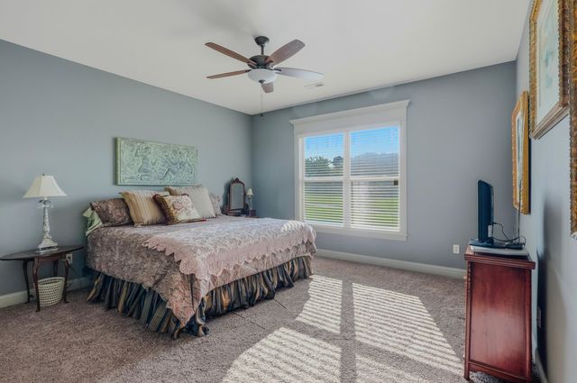 5958 SCREAMING EAGLE LN, Columbia, MO 65201