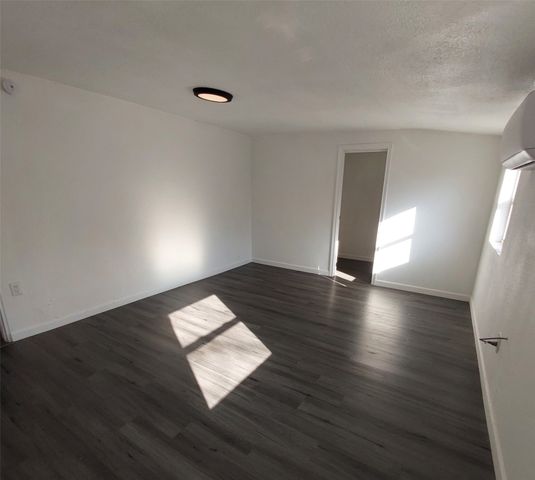 1324 W Morton Street, Denison, TX 75020