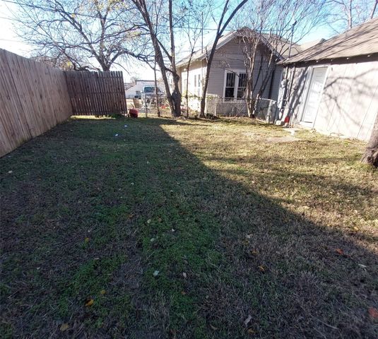 1324 W Morton Street, Denison, TX 75020