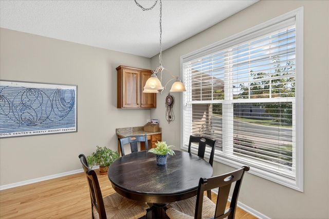 18624 48th Avenue N, Plymouth, MN 55446