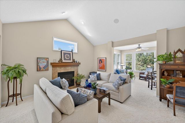 18624 48th Avenue N, Plymouth, MN 55446