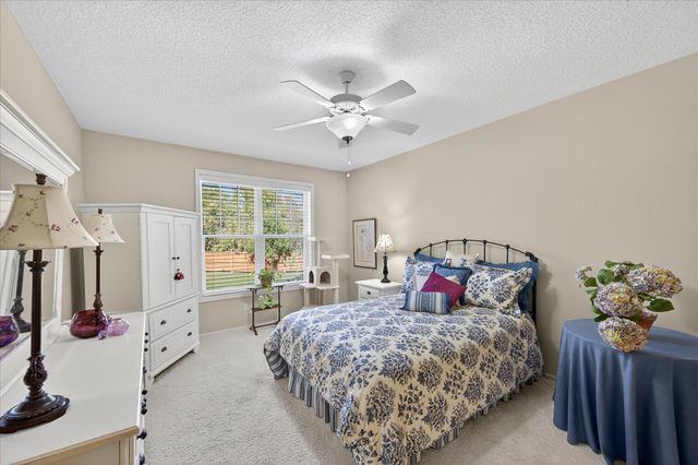 18624 48th Avenue N, Plymouth, MN 55446