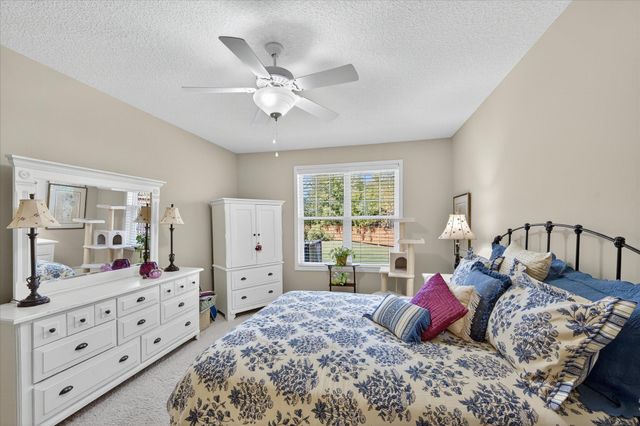 18624 48th Avenue N, Plymouth, MN 55446