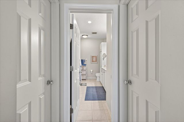 18624 48th Avenue N, Plymouth, MN 55446