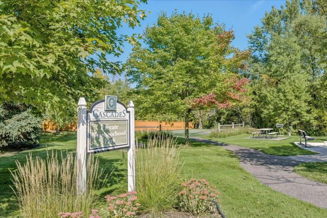 18624 48th Avenue N, Plymouth, MN 55446