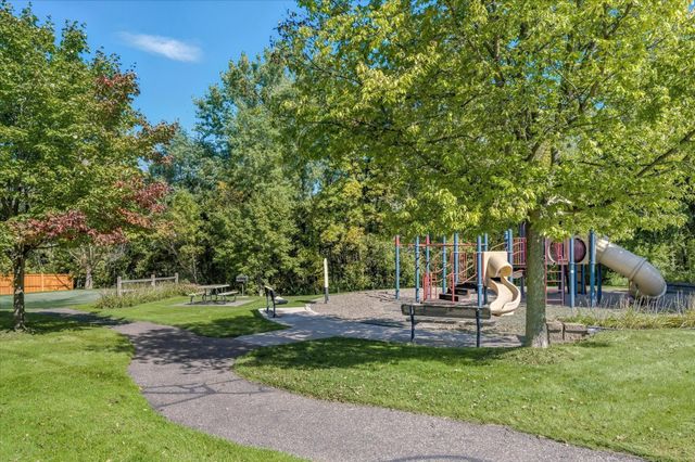 18624 48th Avenue N, Plymouth, MN 55446