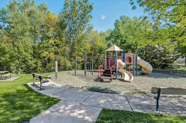 18624 48th Avenue N, Plymouth, MN 55446