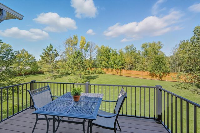 18624 48th Avenue N, Plymouth, MN 55446