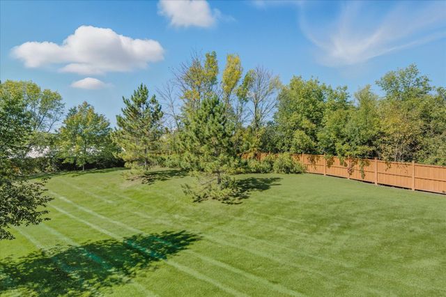 18624 48th Avenue N, Plymouth, MN 55446