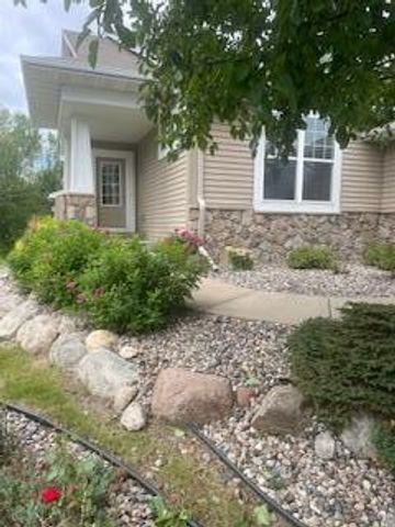 18624 48th Avenue N, Plymouth, MN 55446