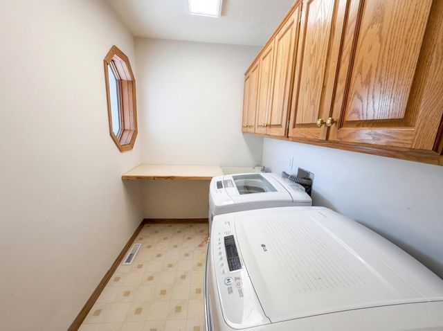 8433 Upland Lane N, Maple Grove, MN 55311