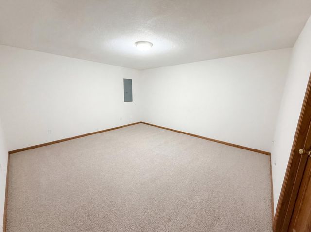 8433 Upland Lane N, Maple Grove, MN 55311