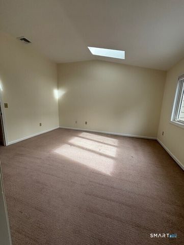 12 Boulevard Drive 15-102, Danbury, CT 06810