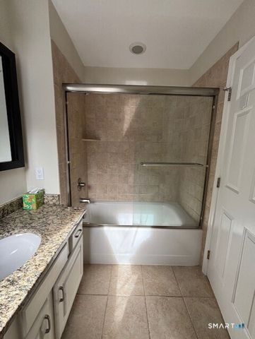 12 Boulevard Drive 15-102, Danbury, CT 06810