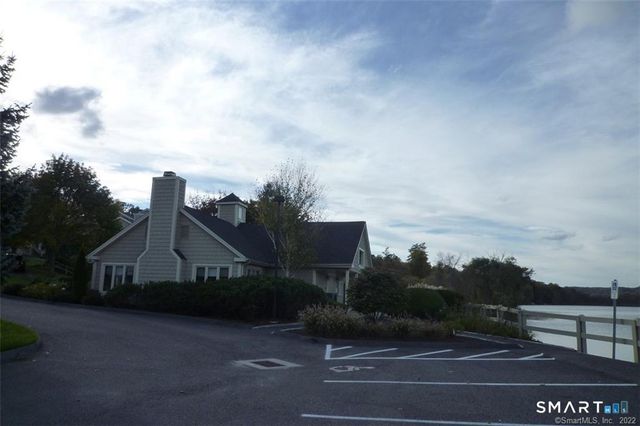 12 Boulevard Drive 15-102, Danbury, CT 06810