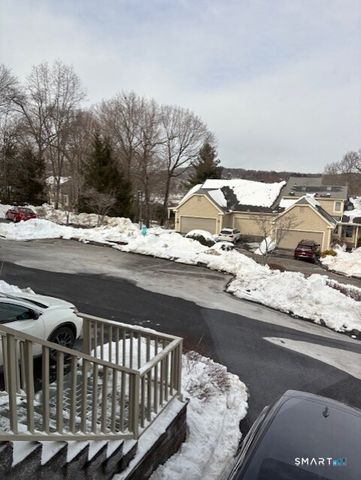 12 Boulevard Drive 15-102, Danbury, CT 06810