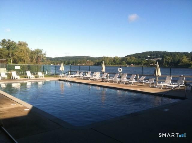 12 Boulevard Drive 15-102, Danbury, CT 06810