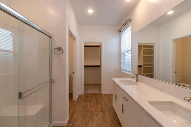 1158 Encore Way W, Madera, CA 93636