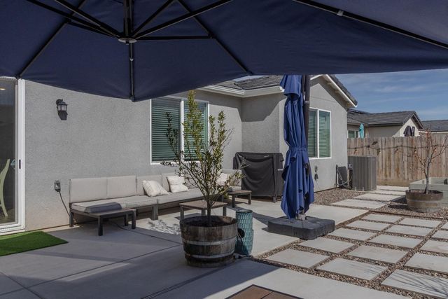 1158 Encore Way W, Madera, CA 93636