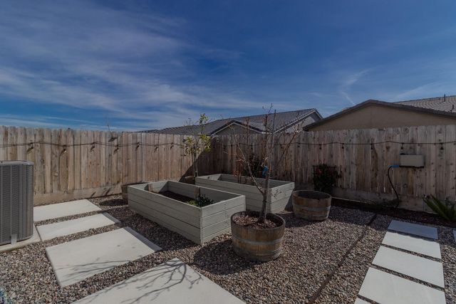 1158 Encore Way W, Madera, CA 93636