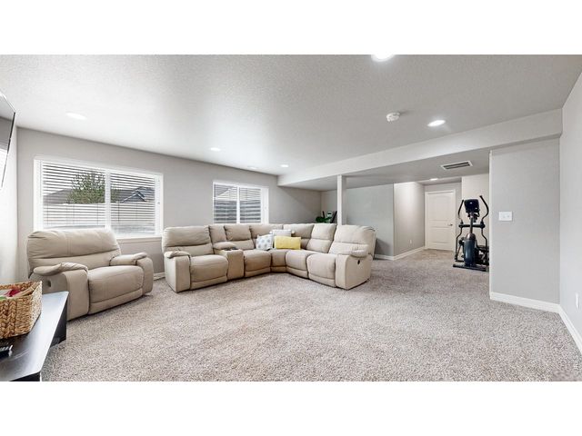 6173 Carmon Ct, Windsor, CO 80550