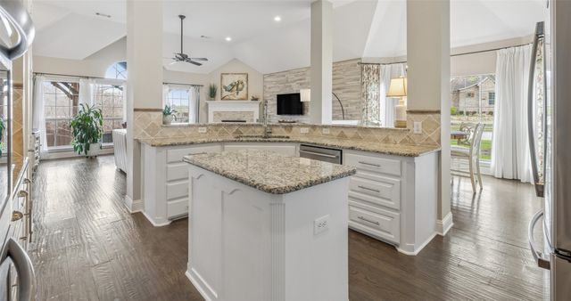 3400 Huddersfield Crest, Highland Village, TX 75077