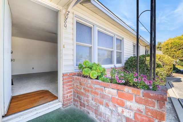 2080 Mckinley Avenue, Hanford, CA 93230