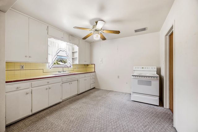 2080 Mckinley Avenue, Hanford, CA 93230
