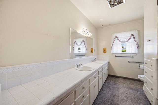 2080 Mckinley Avenue, Hanford, CA 93230