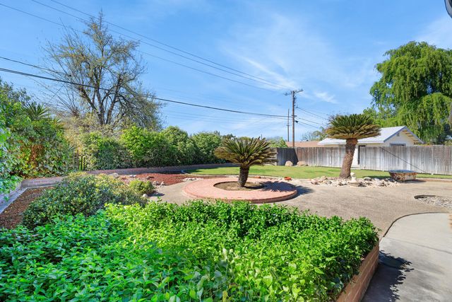 2080 Mckinley Avenue, Hanford, CA 93230