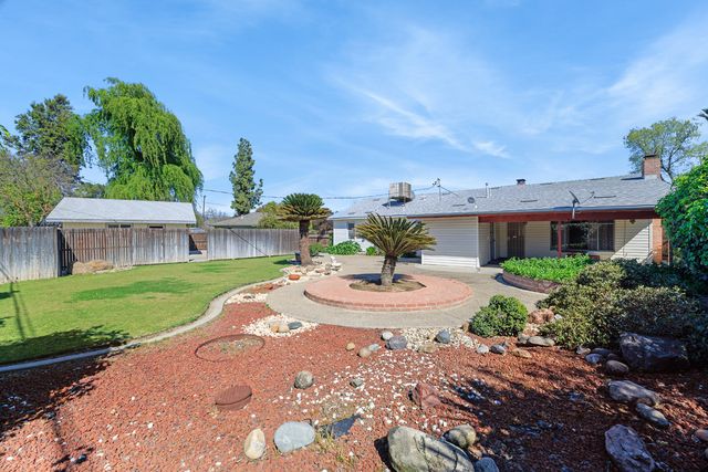 2080 Mckinley Avenue, Hanford, CA 93230
