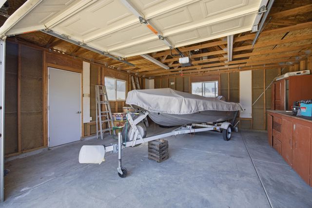 2080 Mckinley Avenue, Hanford, CA 93230